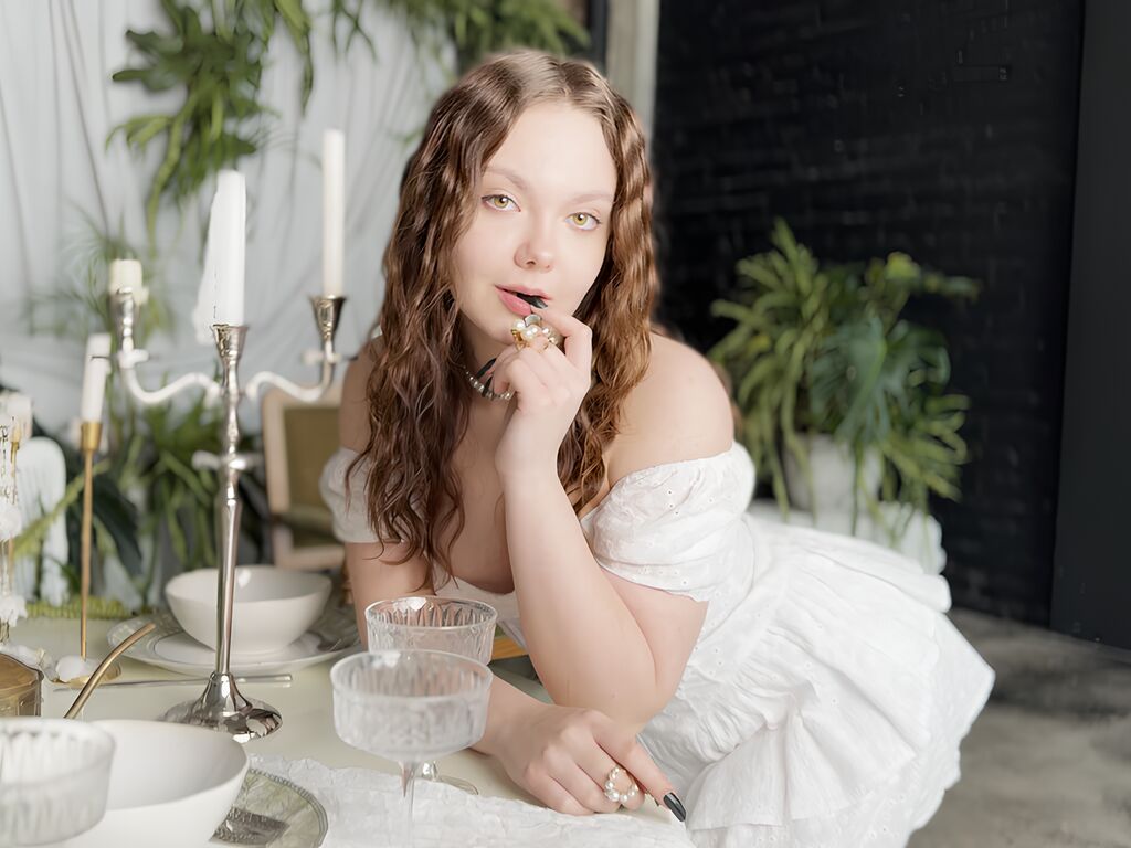 KatherineDior></p>

       
    </div>
    </div>
</div>
<div class=